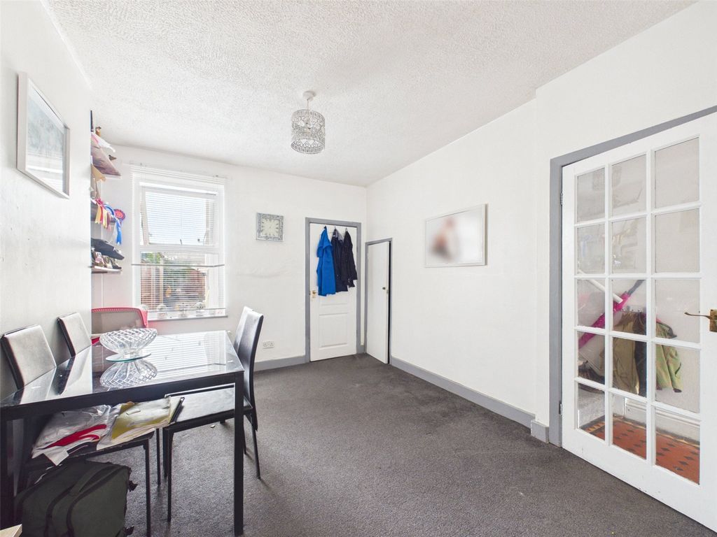Property photo 3 of 11 Picture No. 34