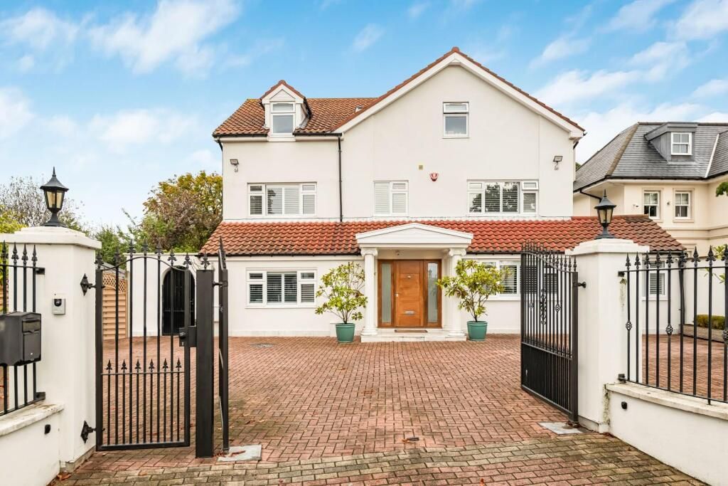 Property photo 3 of 49