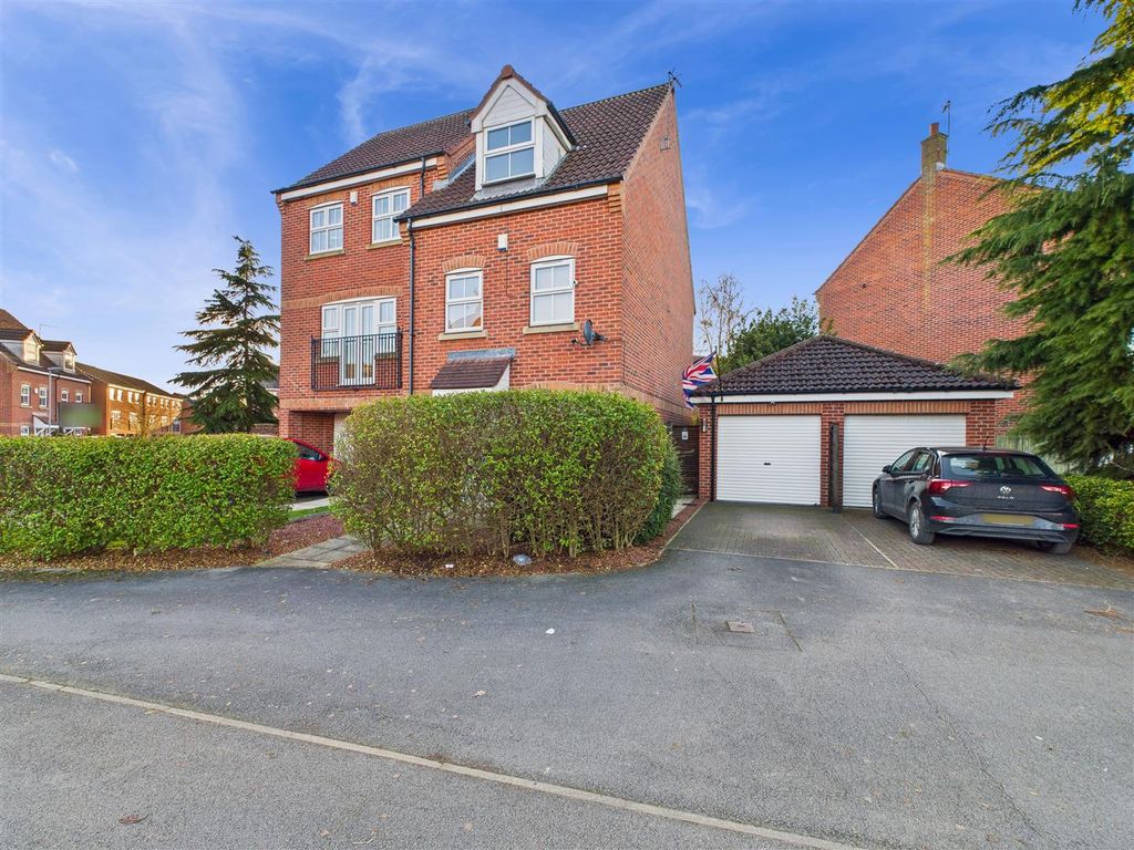 Property photo 1 of 13 Cam03303G0-Pr0283-Still014.Jpg