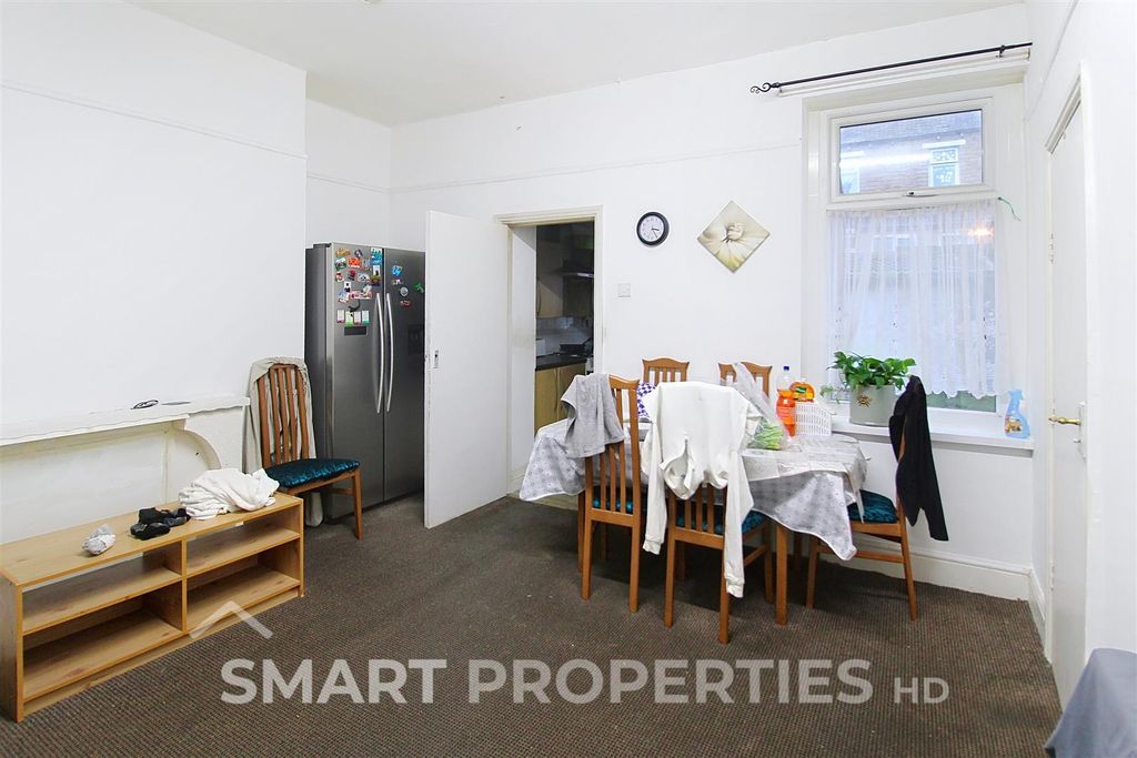 Property photo 3 of 10 22-Springdale-Ave_00002.Jpg