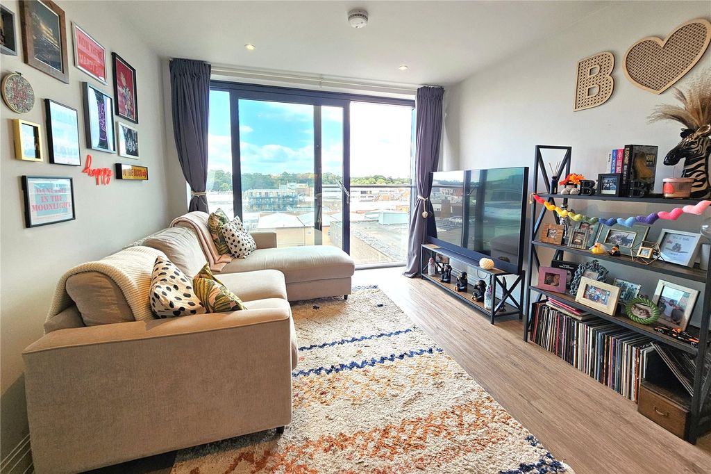 Property photo 2 of 12 Picture No. 08