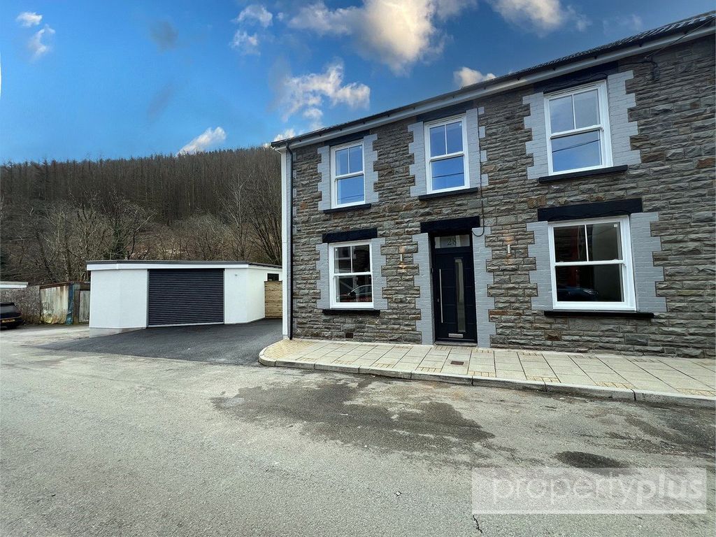 Property photo 1 of 27 Picture No. 30