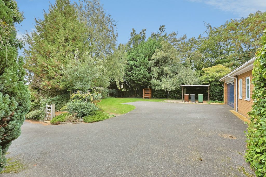 Property photo 2 of 23