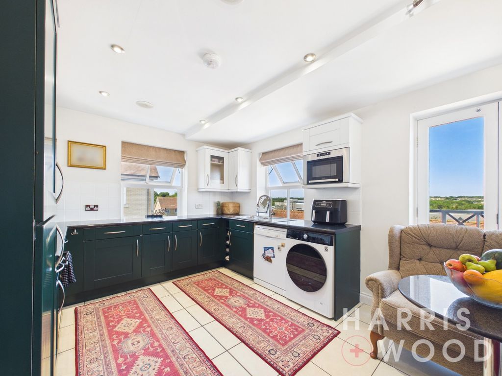 Property photo 2 of 24 5270322