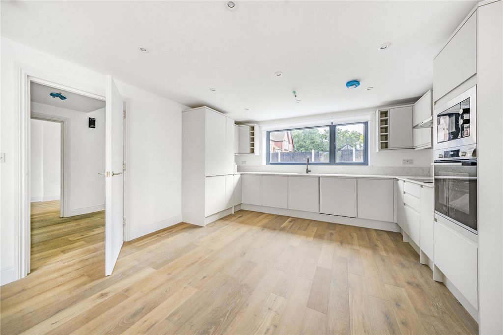 Property photo 2 of 11 Picture No. 08