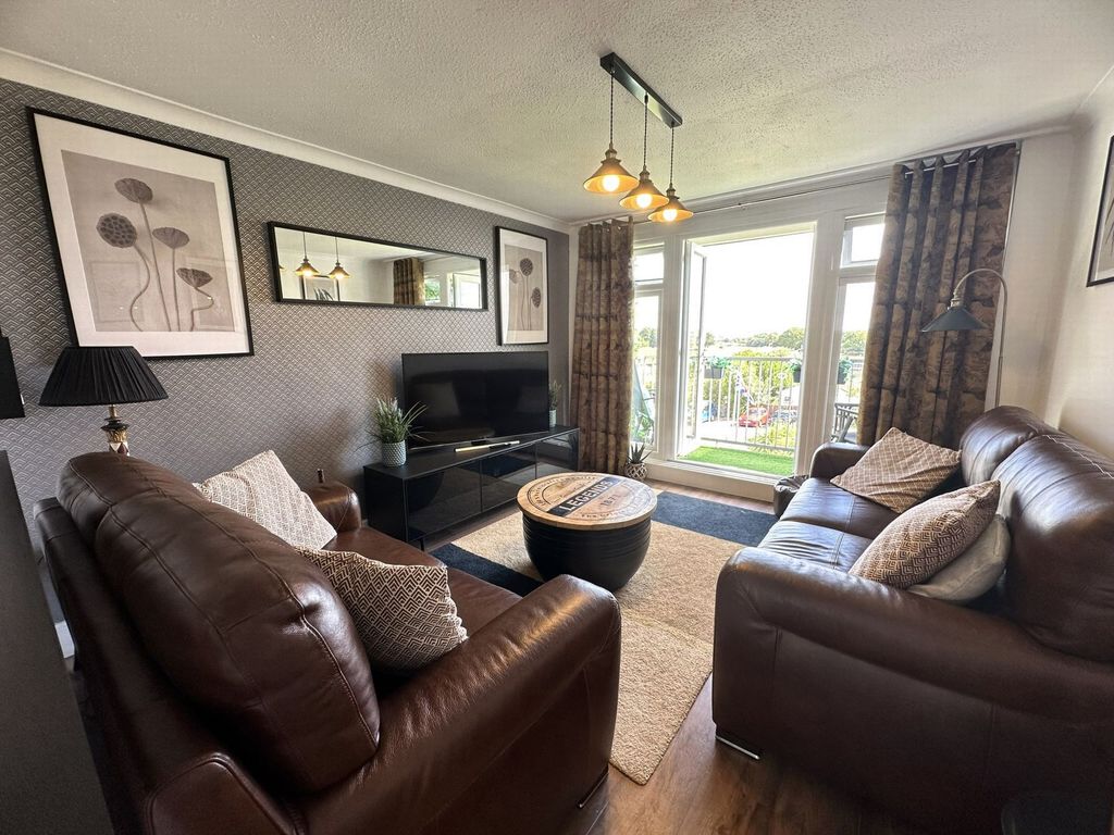 Property photo 2 of 16 Photo 9