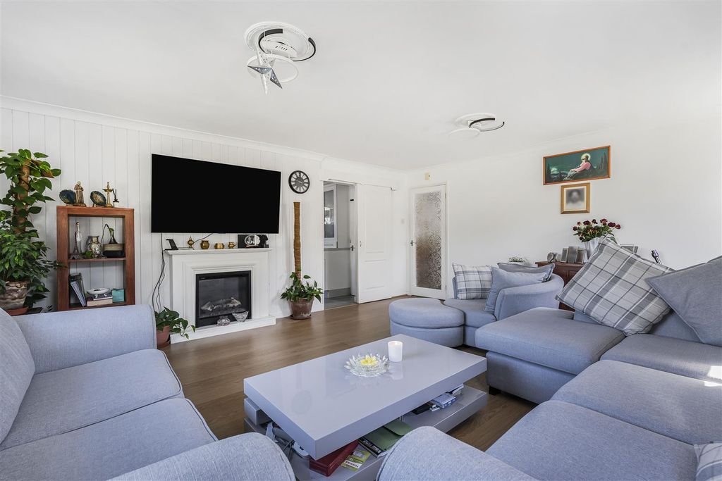 Property photo 2 of 22 10_61647.Jpg