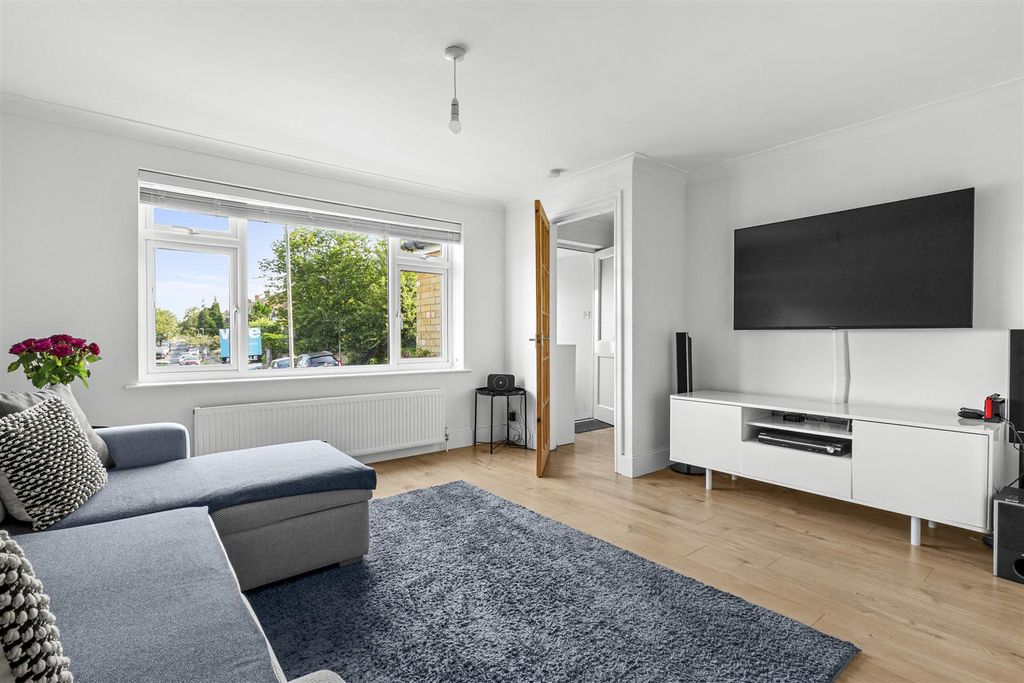 Property photo 2 of 15 Arundel Road-6.Jpg