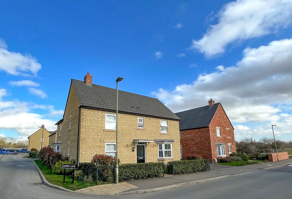 Property photo 2 of 33 External