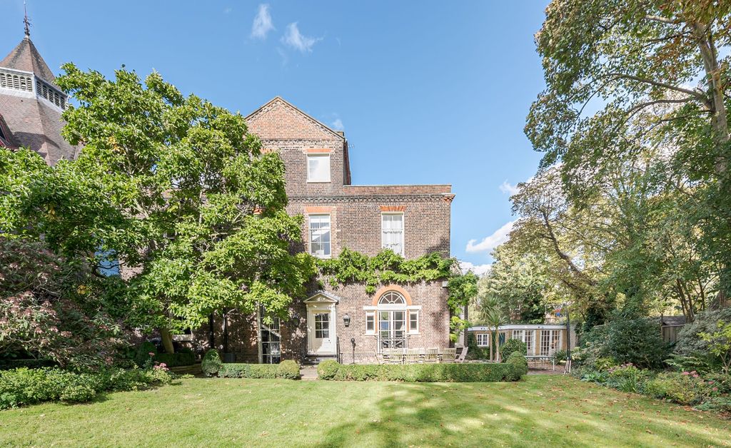 Property photo 1 of 33