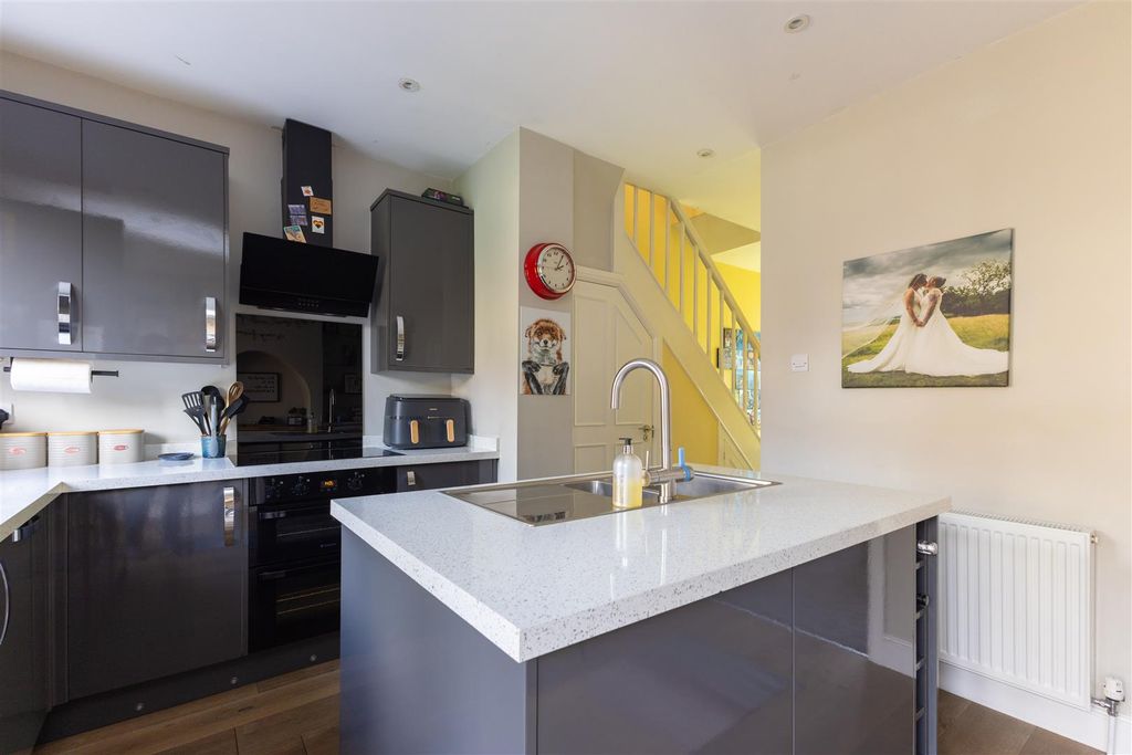 Property photo 2 of 21 Kitchen Diner