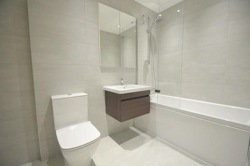 Property photo 3 of 11 Bathroom