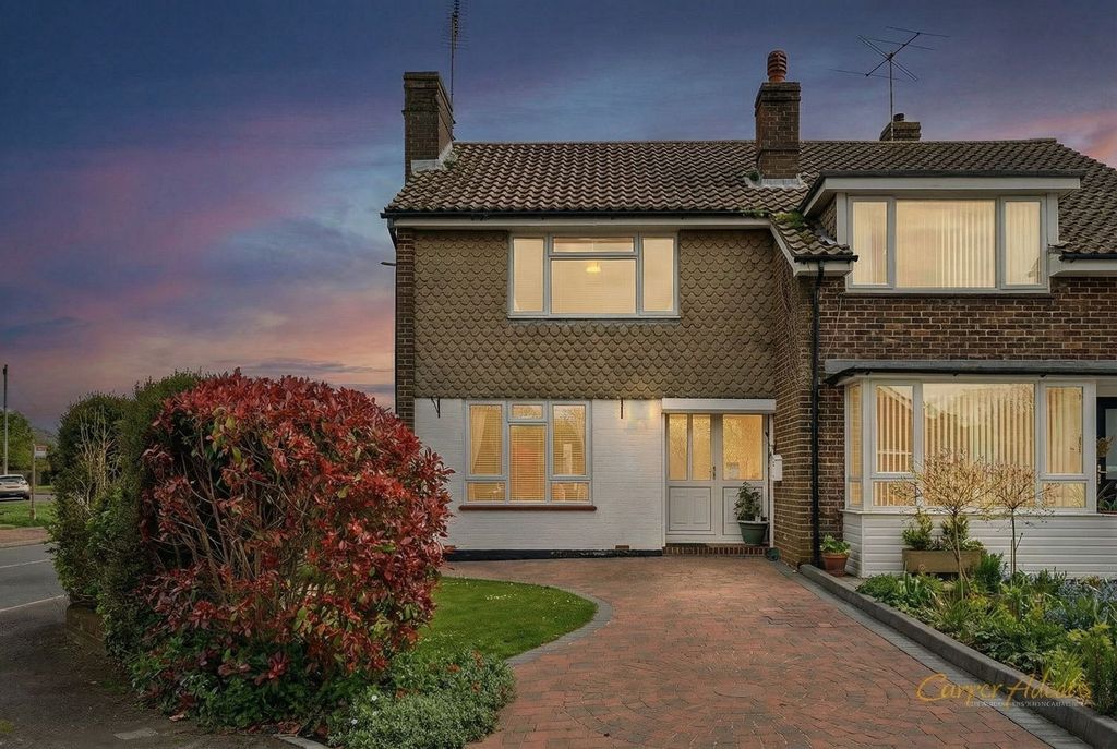 Property photo 1 of 11 Twilight