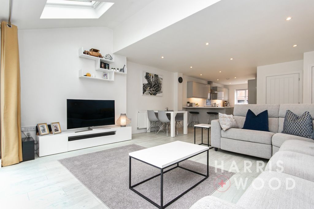 Property photo 2 of 34 4126192
