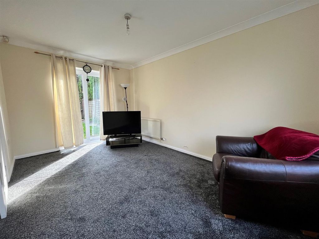 Property photo 3 of 12