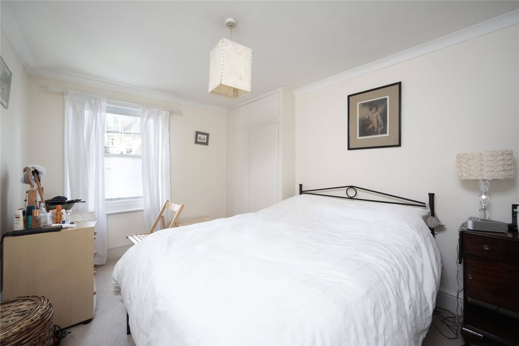 Property photo 3 of 6