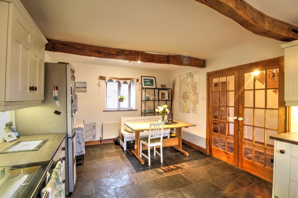 Property photo 3 of 13 Kitchen
