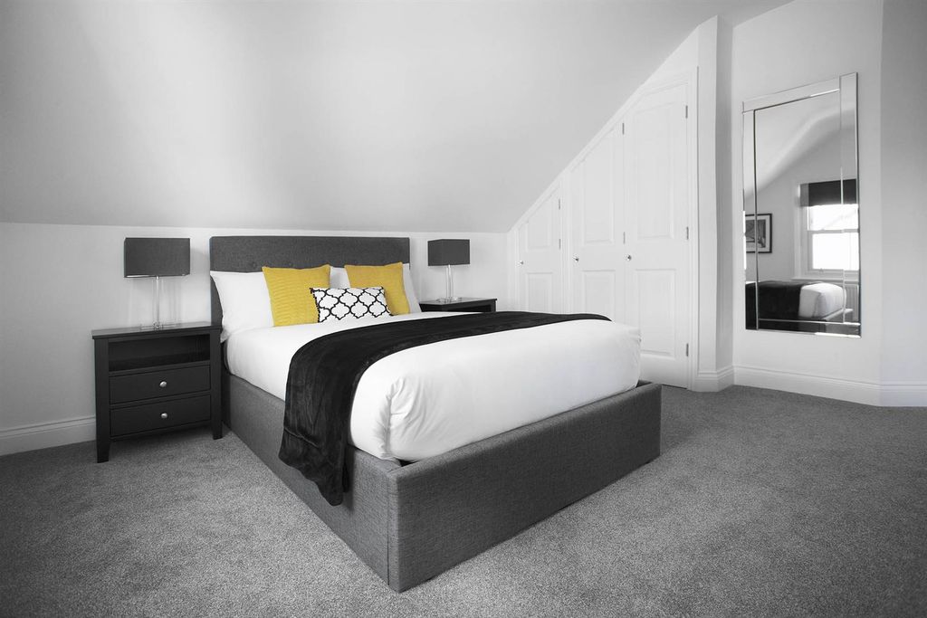 Property photo 1 of 14 4Mr Bed 6 F.Jpg