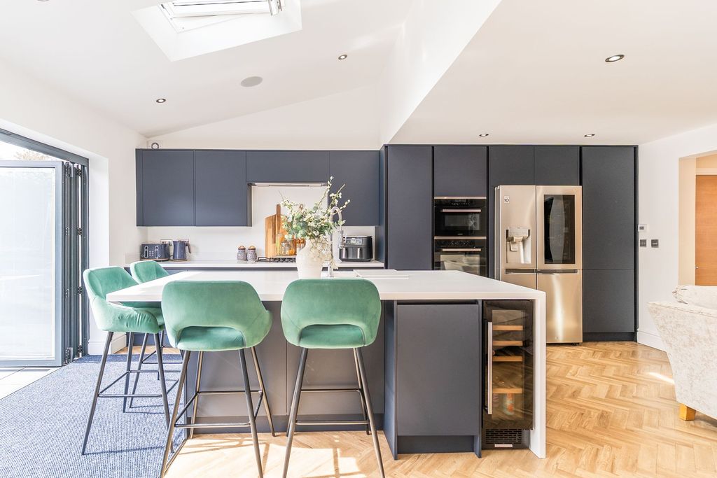 Property photo 3 of 24