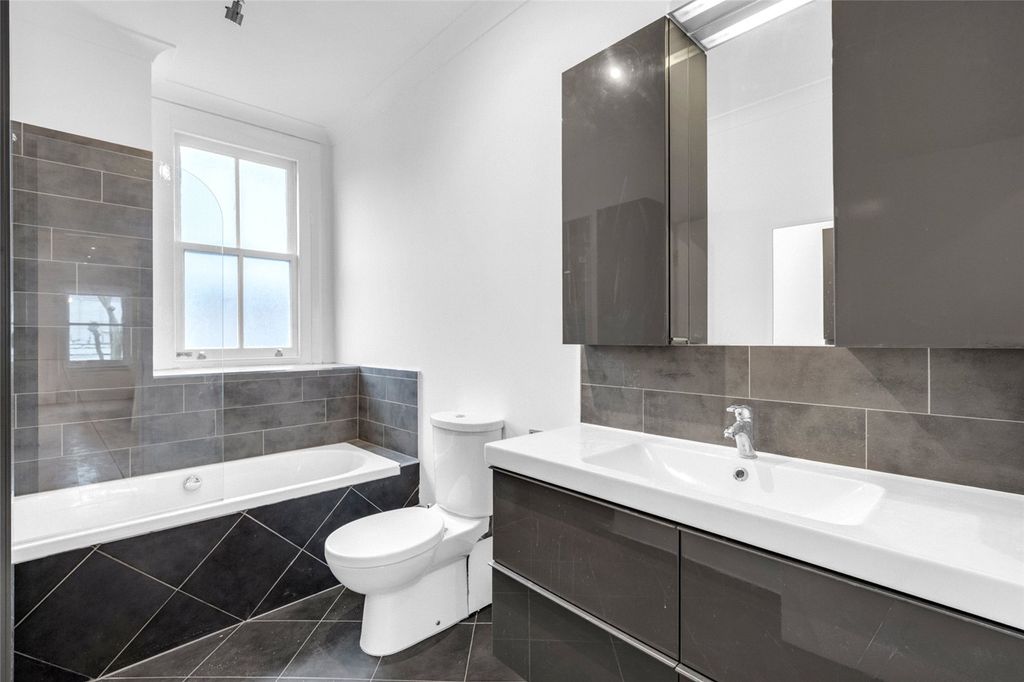 Property photo 3 of 15 Picture No. 06