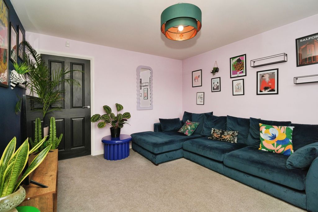 Property photo 3 of 19 Living Room
