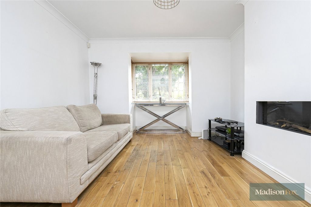 Property photo 3 of 22 Picture No. 26