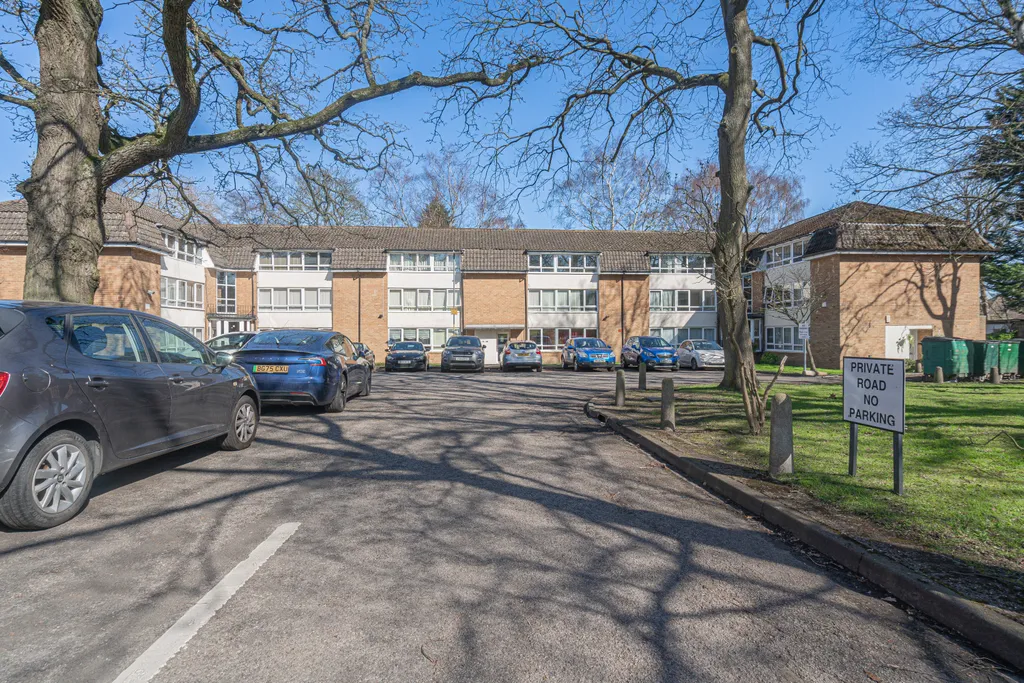 Apartment in Birmingham, Handsworth Wood, Hamstead - View 3