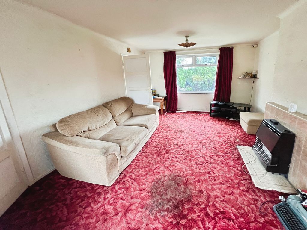 Property photo 2 of 17 Lounge