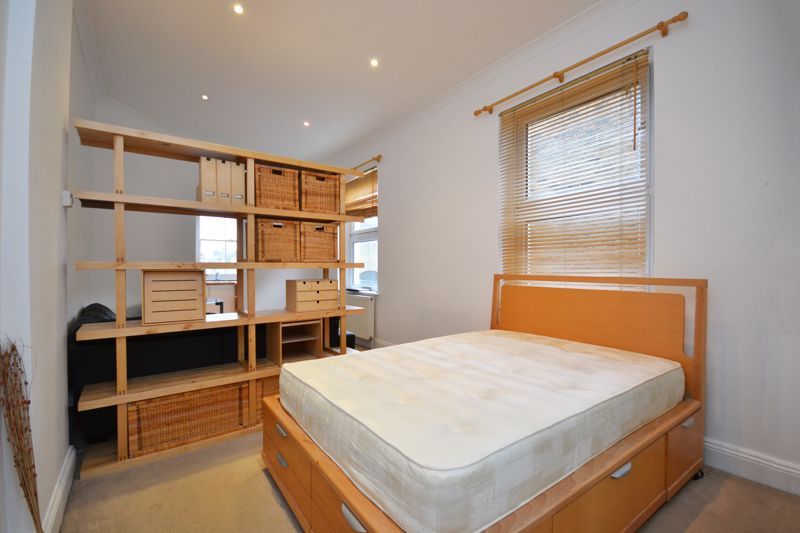 Property photo 1 of 5 Bedroom