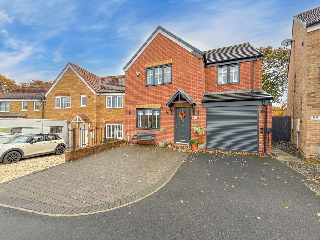 Property photo 1 of 11 External