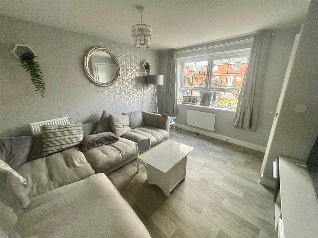 Property photo 2 of 7 Lounge