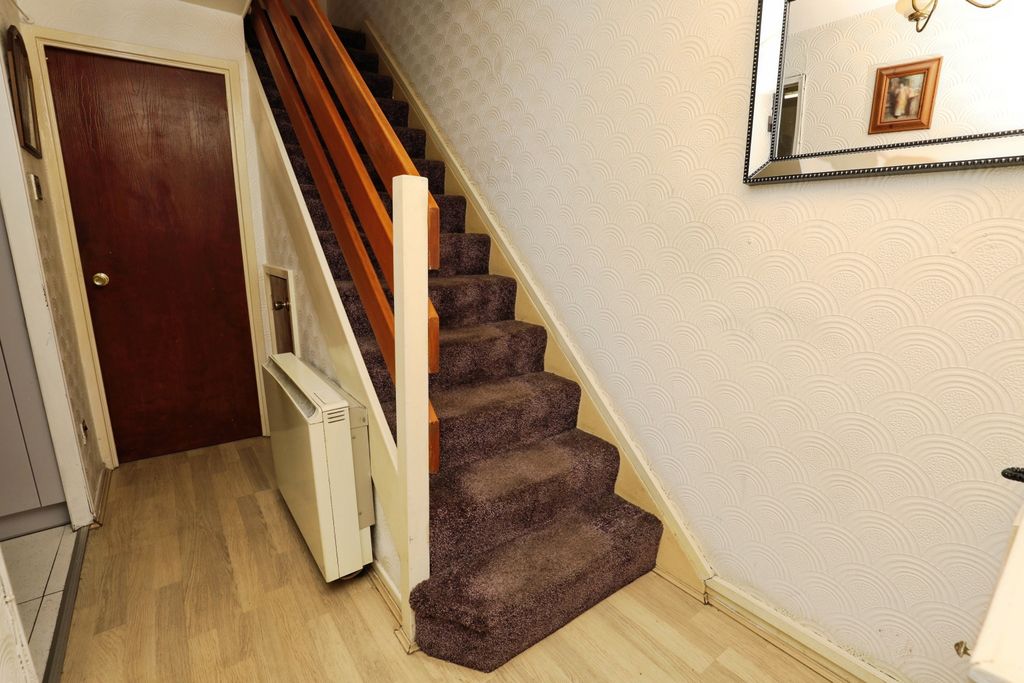 Property photo 3 of 15 Hall