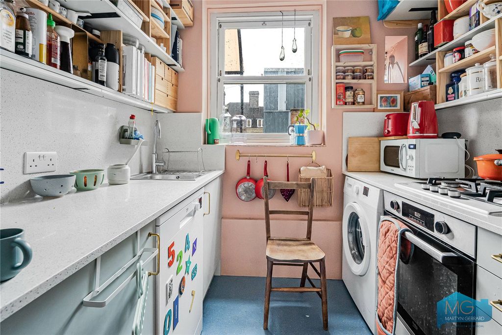 Property photo 2 of 18 Picture No. 24