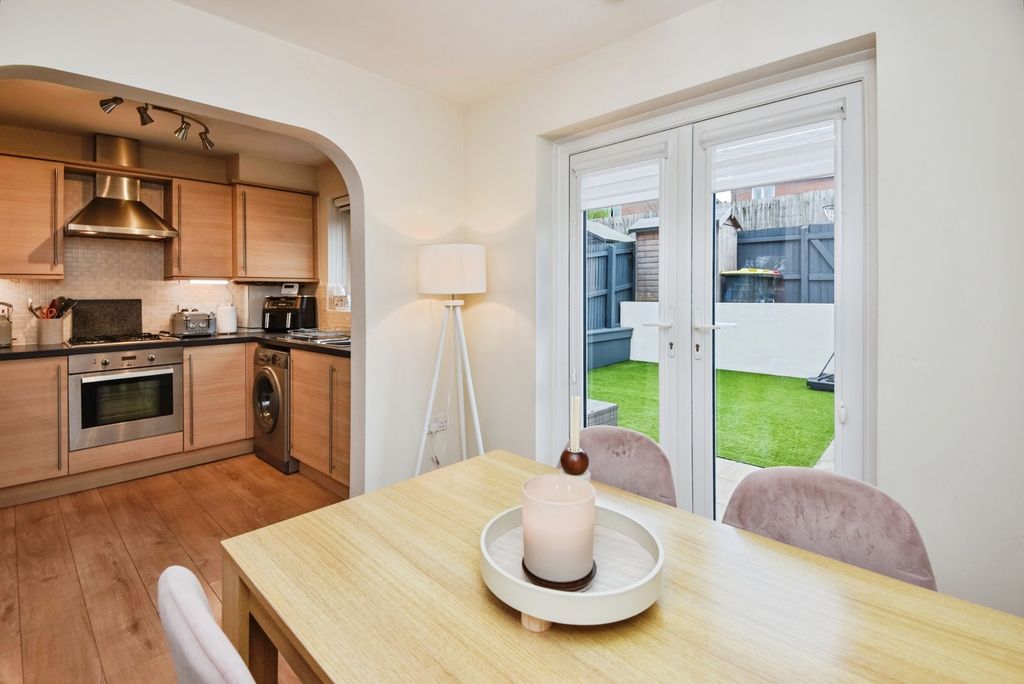 Property photo 2 of 19 Pbox-Img.Jpg