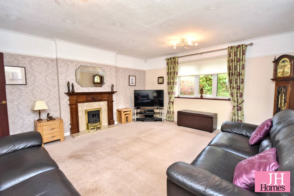 Property photo 3 of 35