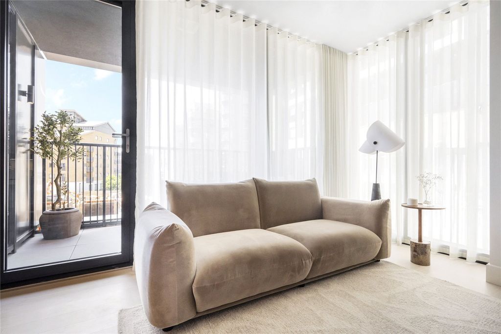 Property photo 3 of 25 Reception Room