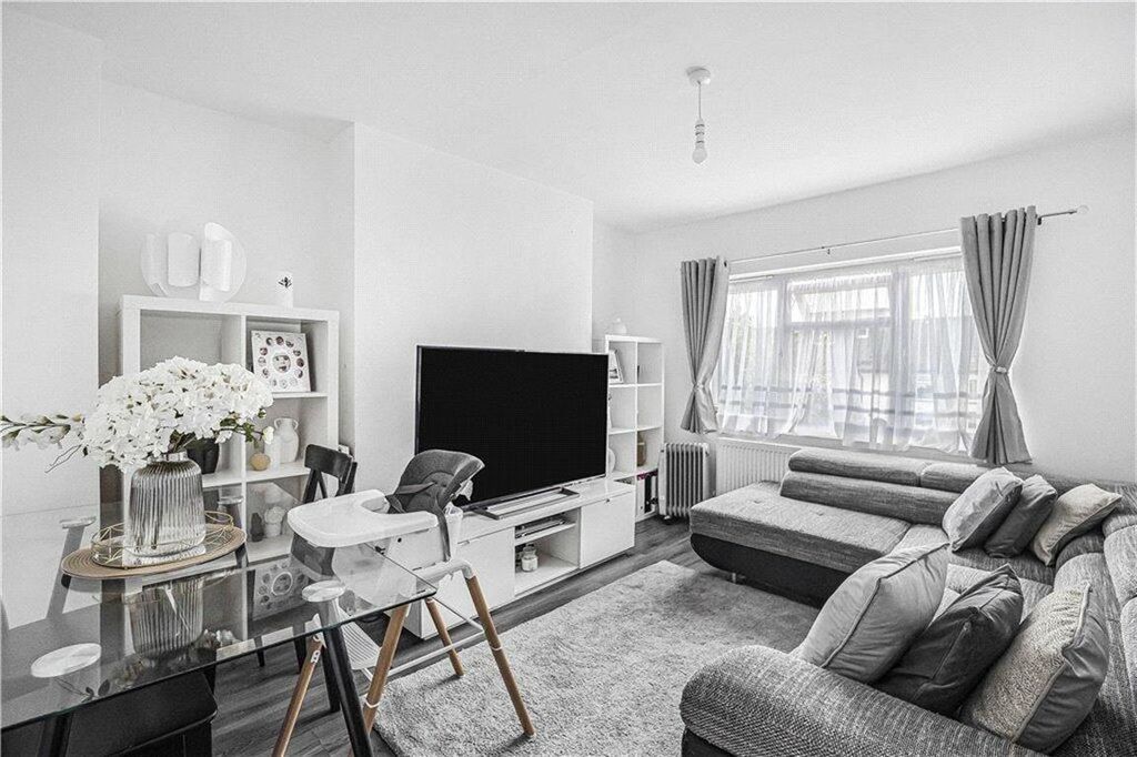 Property photo 1 of 8