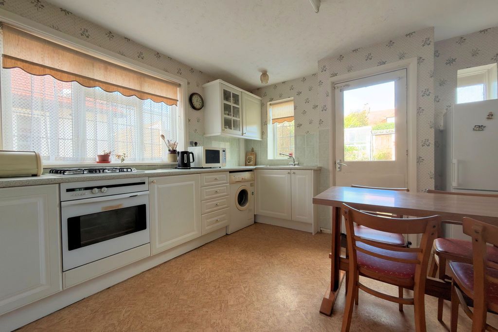 Property photo 3 of 21 Kitchen/Breakfast Room