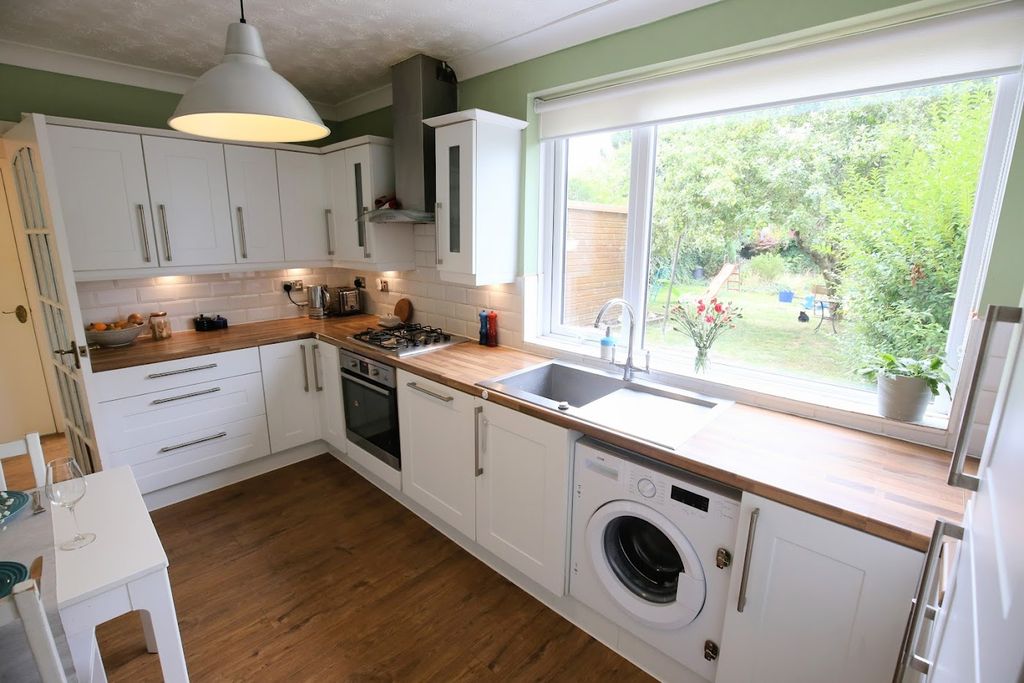 Property photo 2 of 16