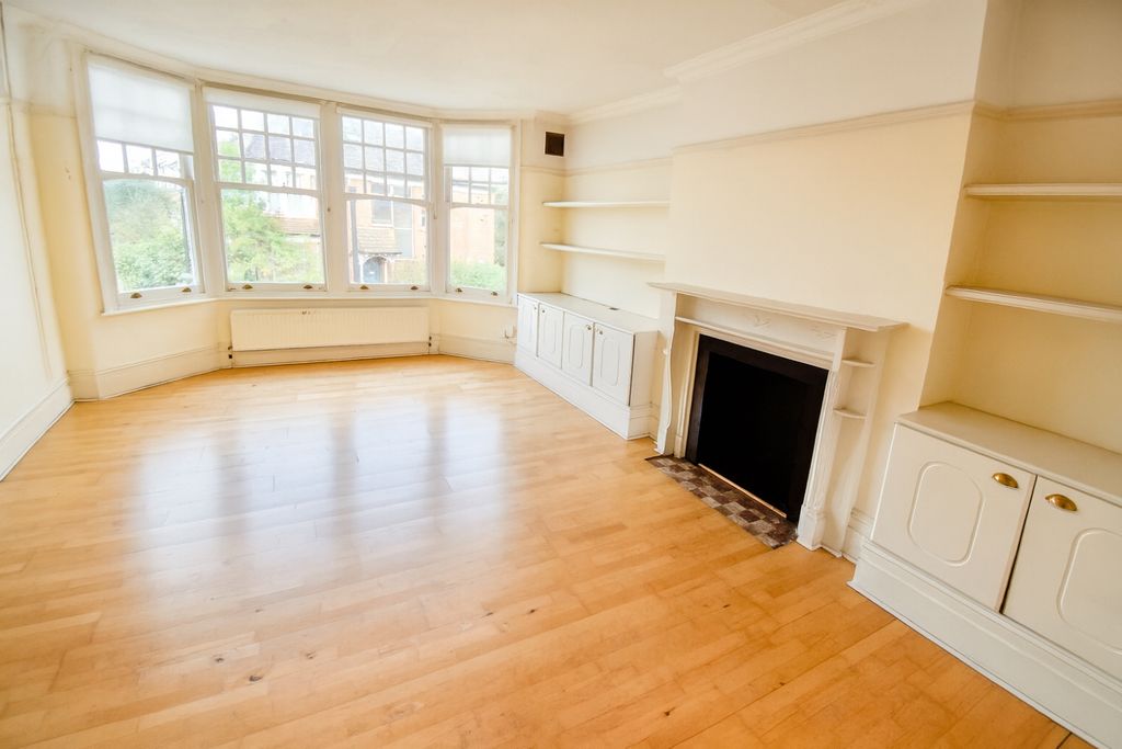 Property photo 3 of 8 Image