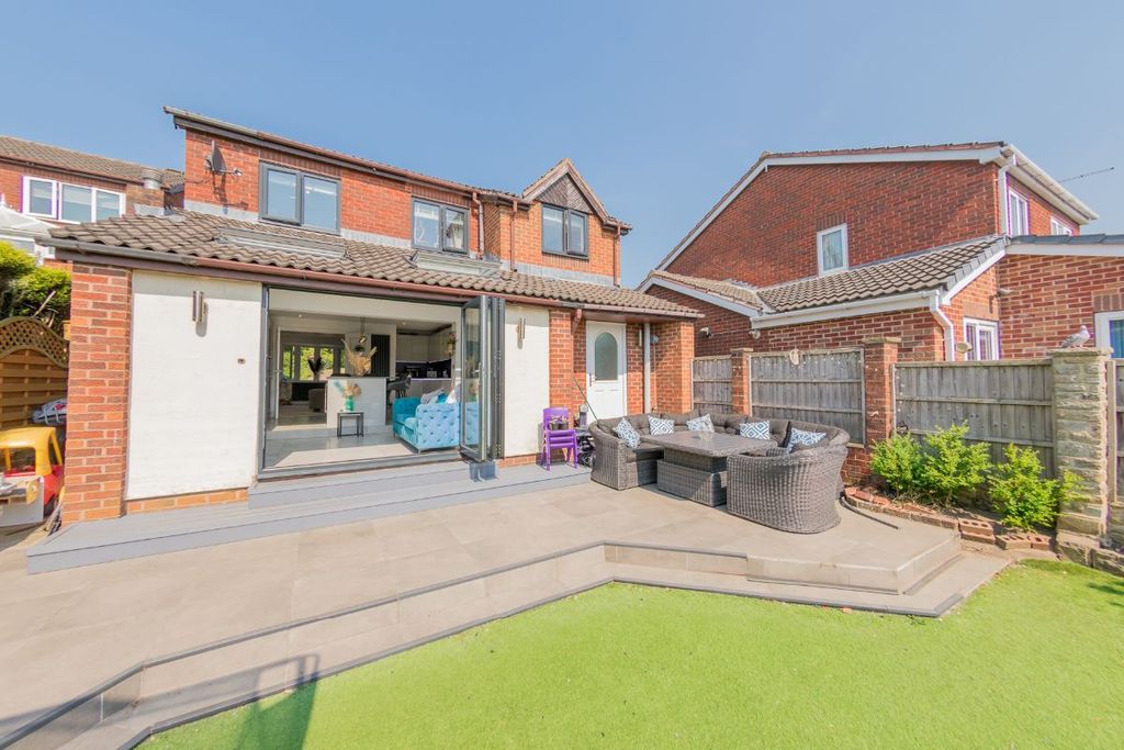 Property photo 1 of 31