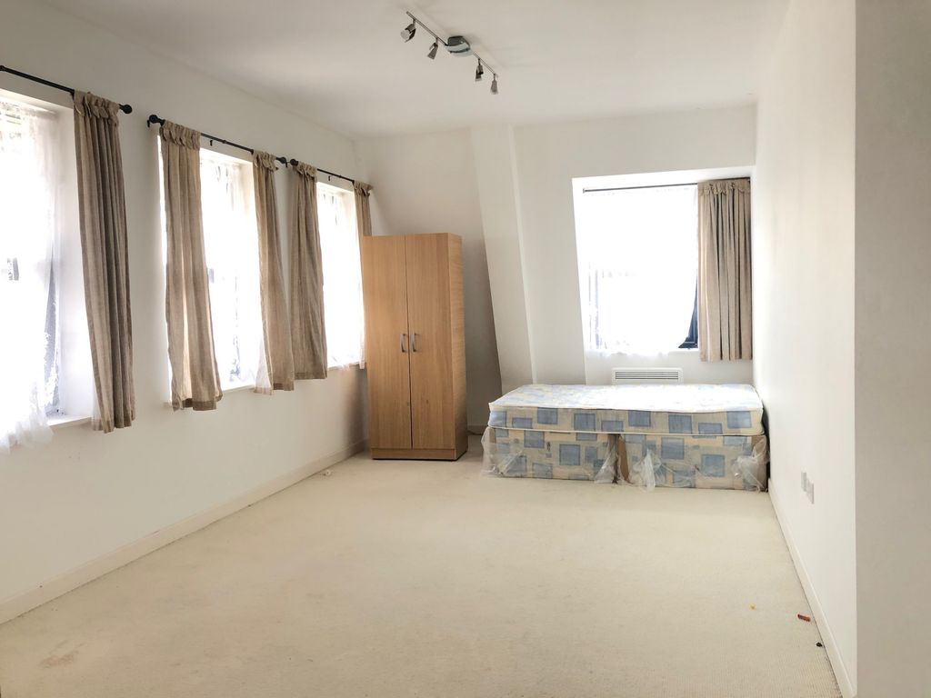 Property photo 3 of 6