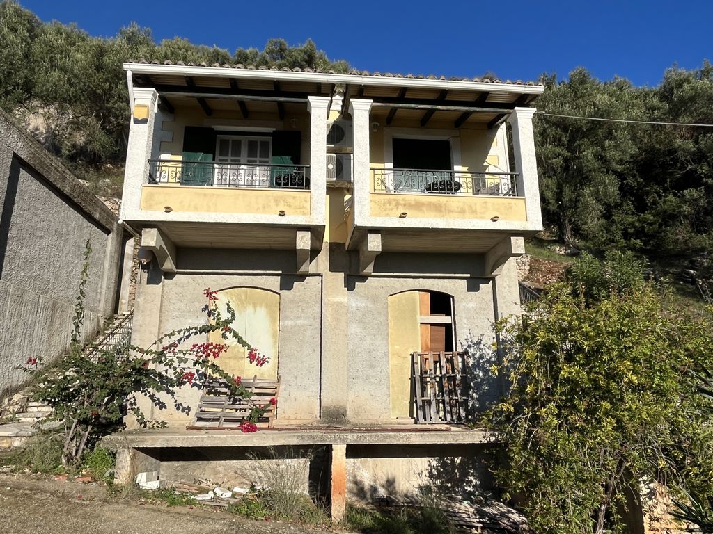 Property photo 2 of 18