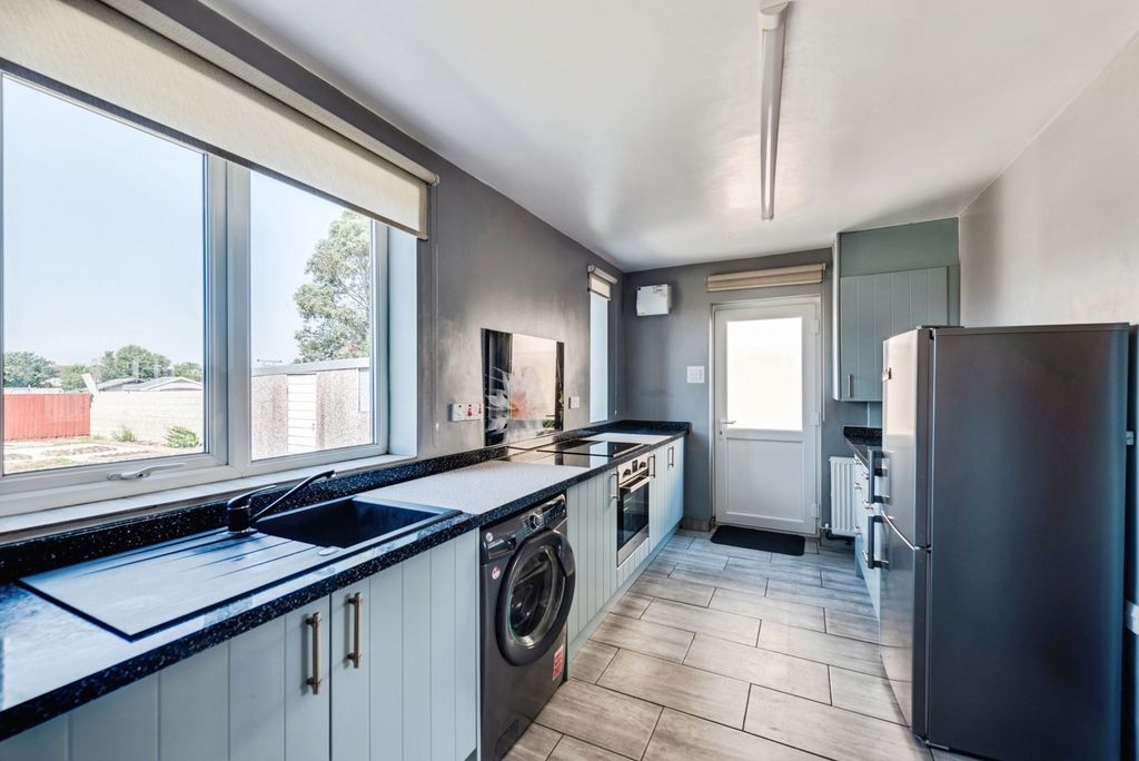 Property photo 2 of 15 Pbox-Img.Jpg