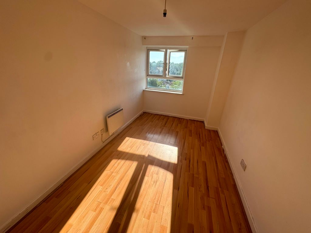 Property photo 3 of 7 Double Bedroom 2