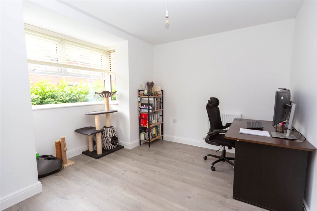 Property photo 3 of 27