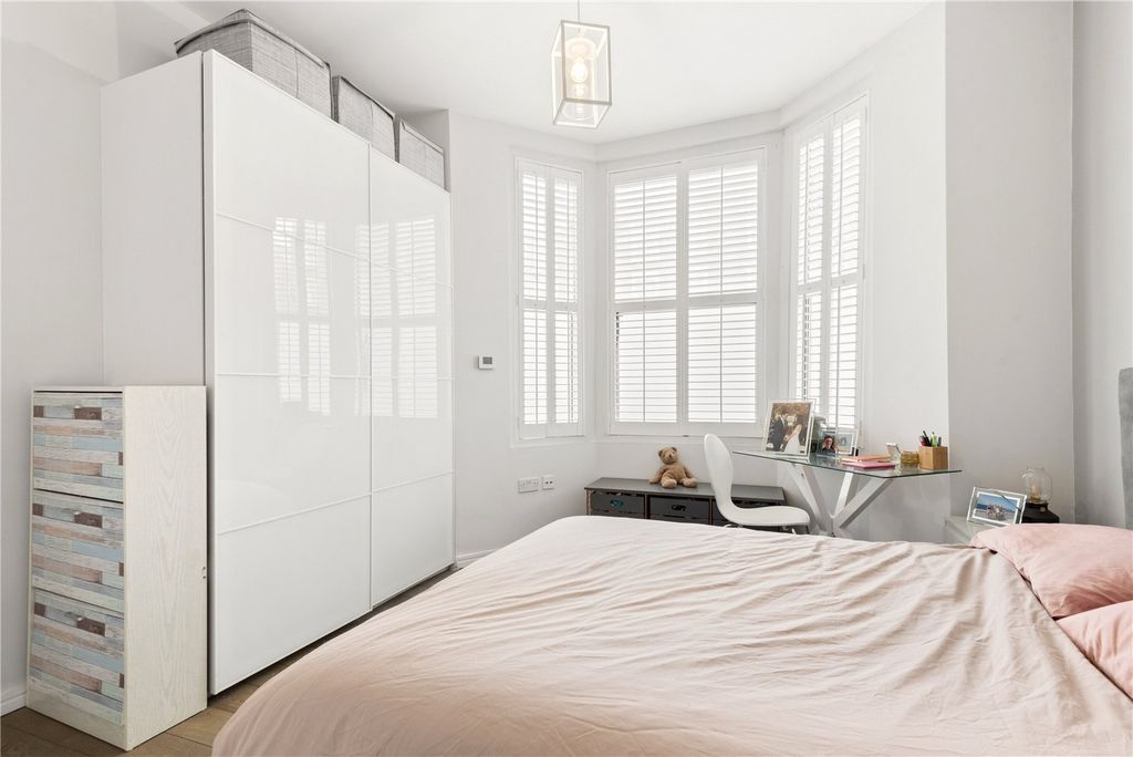 Property photo 3 of 15 Principal Bedroom