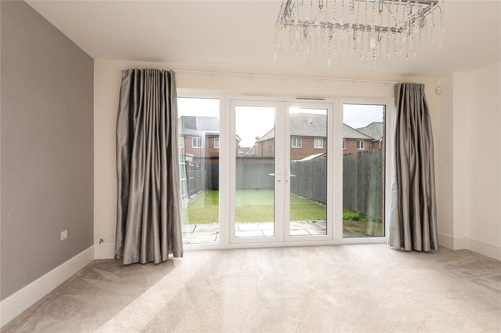 Property photo 3 of 17 Picture No. 16