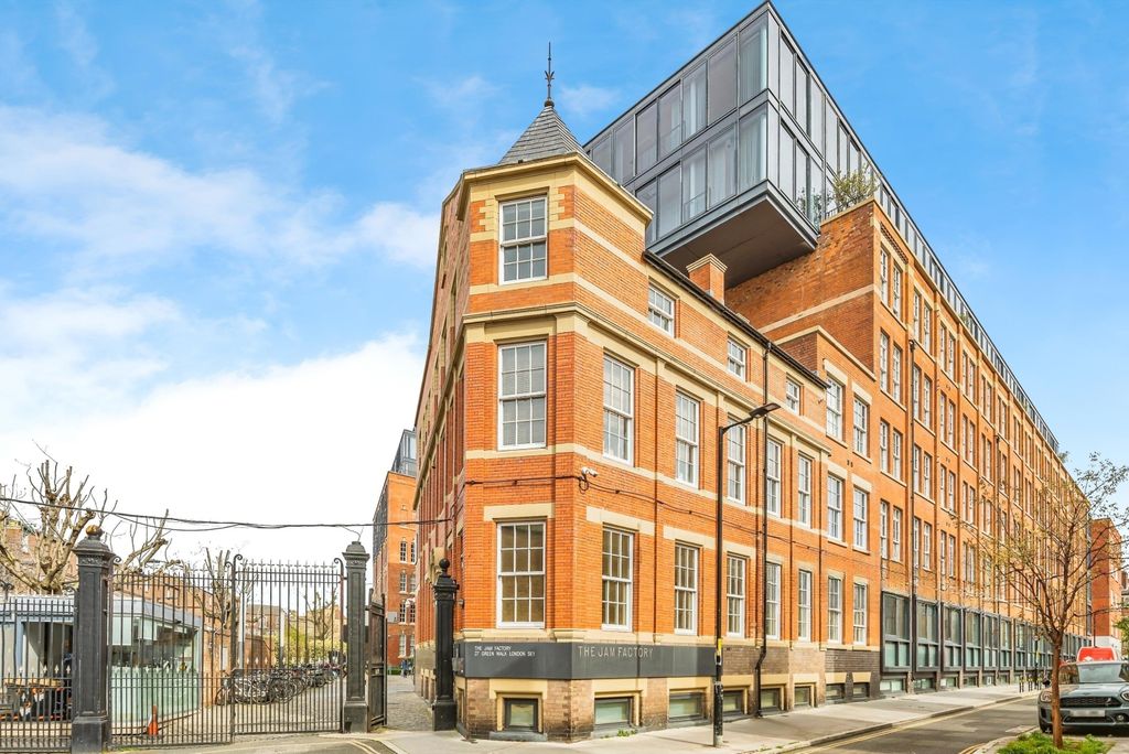 Property photo 2 of 15 External