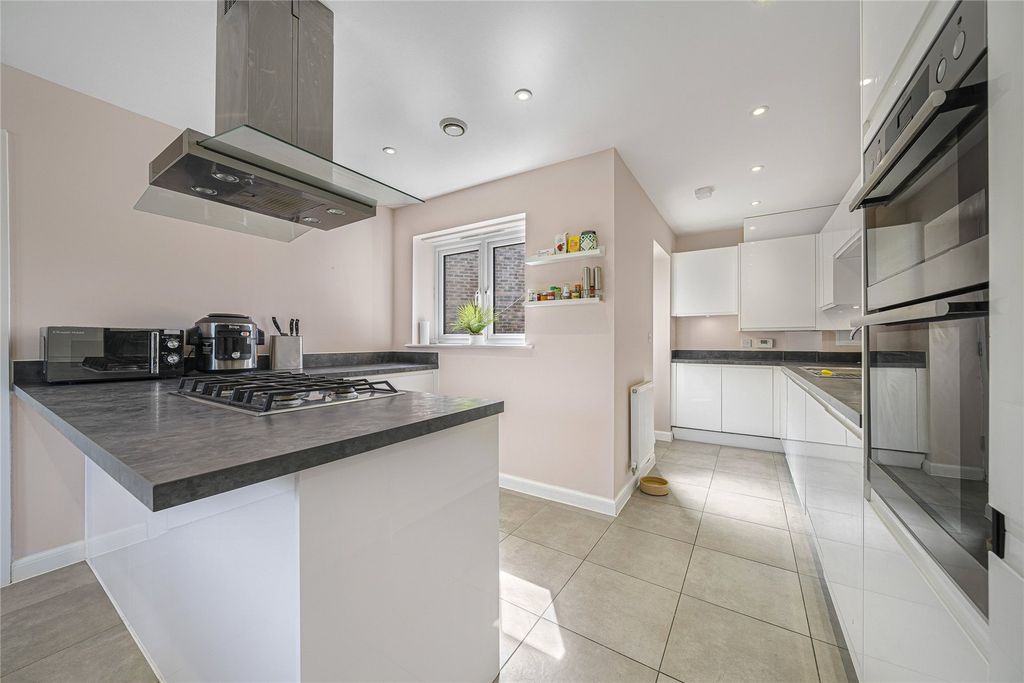 Property photo 3 of 26 Kitchen/Dining